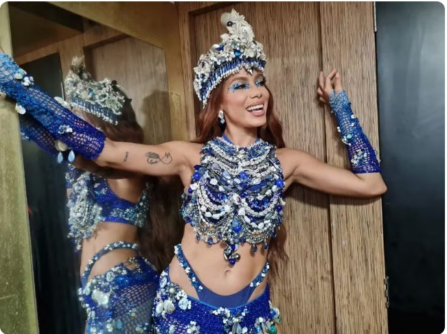 [VÍDEO] Anitta interrompe trio após ver confusão no carnaval de Salvador: 'polícia, pega esse safado'