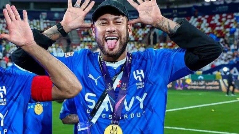Neymar ganha medalha sem entrar em campo e ironiza o esforço dos companheiros do Al-Hilal: ‘Igual na escola’