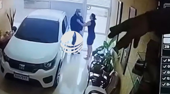 VÍDEO: Câmeras de segurança mostram homem entrando em clínica de psicóloga encontrada morta no RN