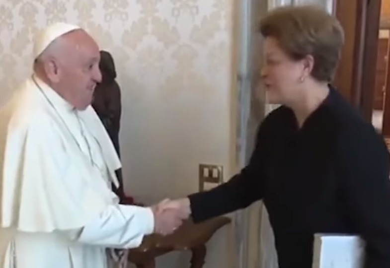VÍDEO: Papa Francisco recebe ex-presidente Dilma Rousseff no Vaticano