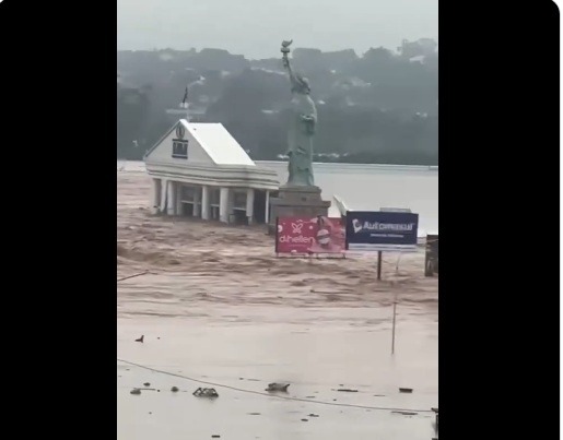 VÍDEO: Loja da Havan é tomada por enchente no RS e corre risco de desabamento; veja imagens
