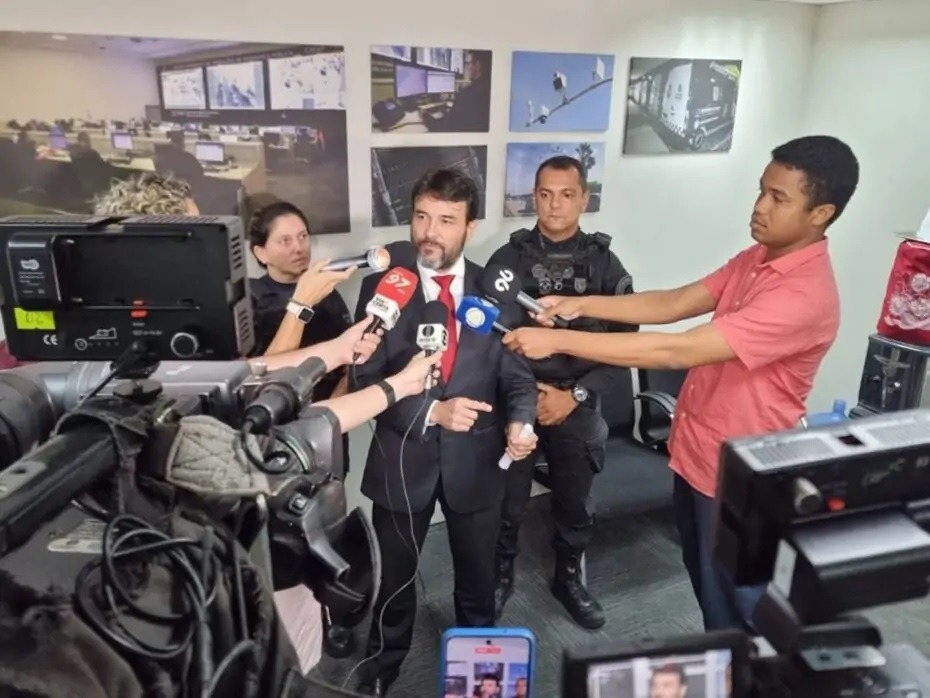 BOMBA: Secretário de Fátima admite ter se reunido com líder de facção criminosa; ASSISTA