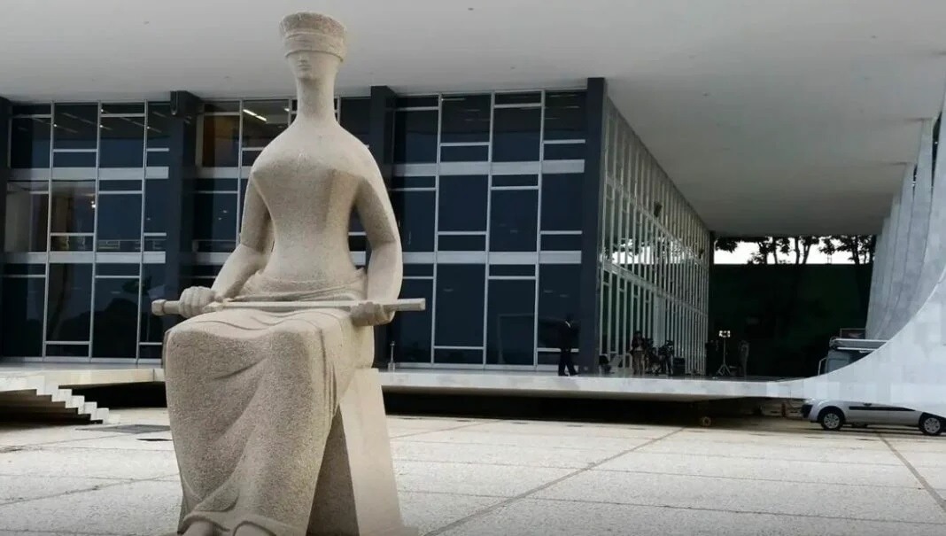 Defesa de Bolsonaro indica nove advogados para julgamento no STF