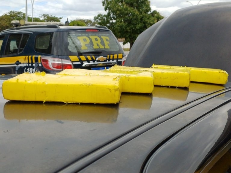 Homem é flagrado com 4 kg de cocaína em fiscalização da PRF no RN