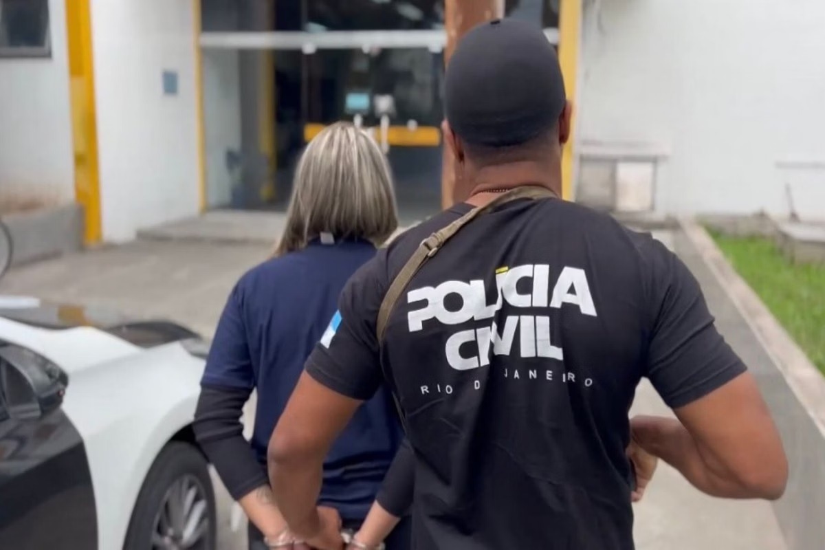 “Barbiezinha de Bangu” é presa por coordenar delivery do tráfico