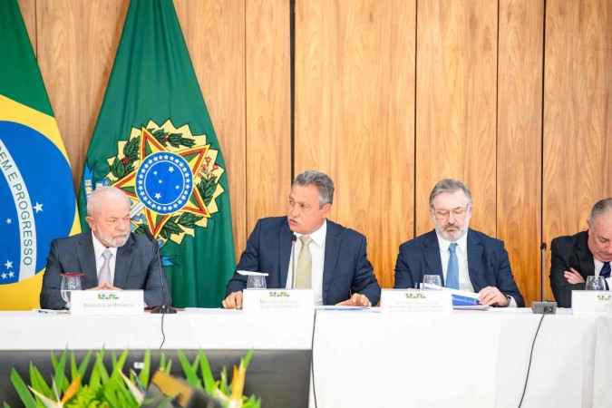 Lula descarta ida de Rui Costa à Petrobras para abrigar Centrão