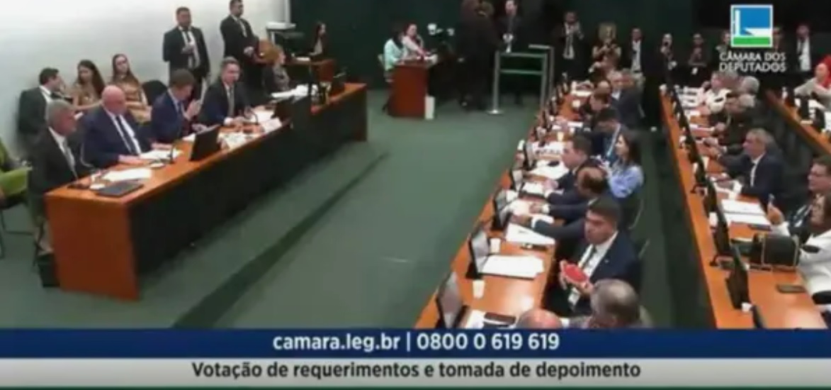 Deputados comem melancia na CPI do MST para atacar ex-ministro e general Gonçalves Dias; saiba o que significa
