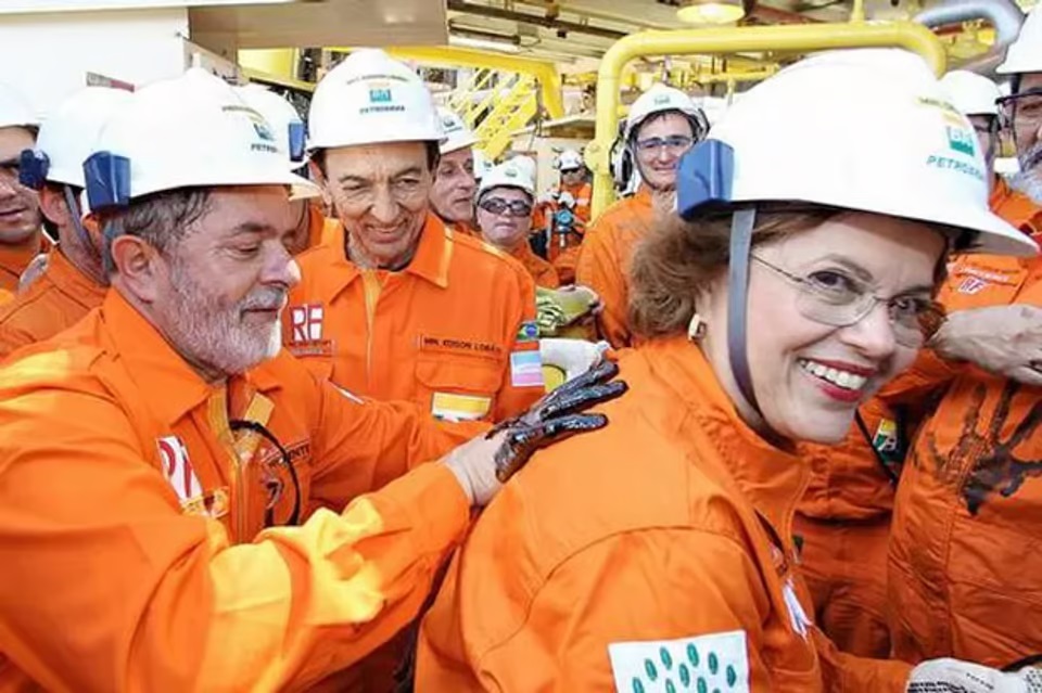 Lançamento do PAC derruba ações da Petrobras e leva bolsa para o negativo