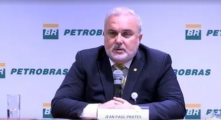 Após anúncio de alta, presidente da Petrobras diz que política de preços continua eficiente e que ajuste é 'justo'