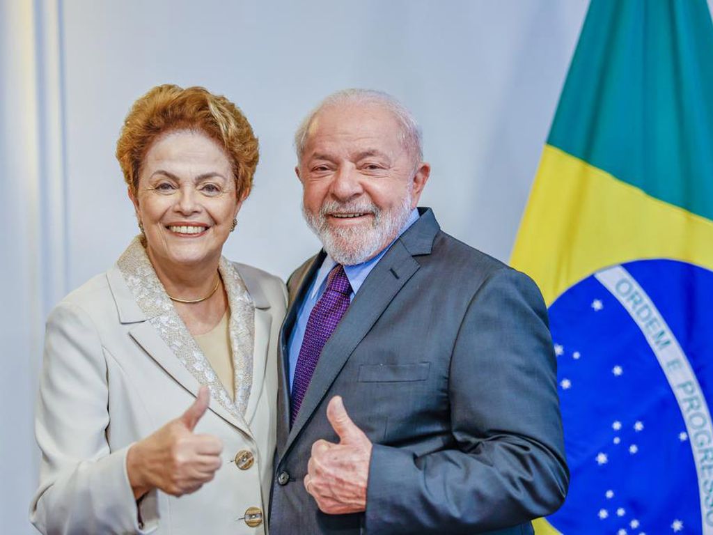 'Pedaladas': Lula quer forma de reparação, mas erra ao falar que Dilma foi "absolvida"; entenda