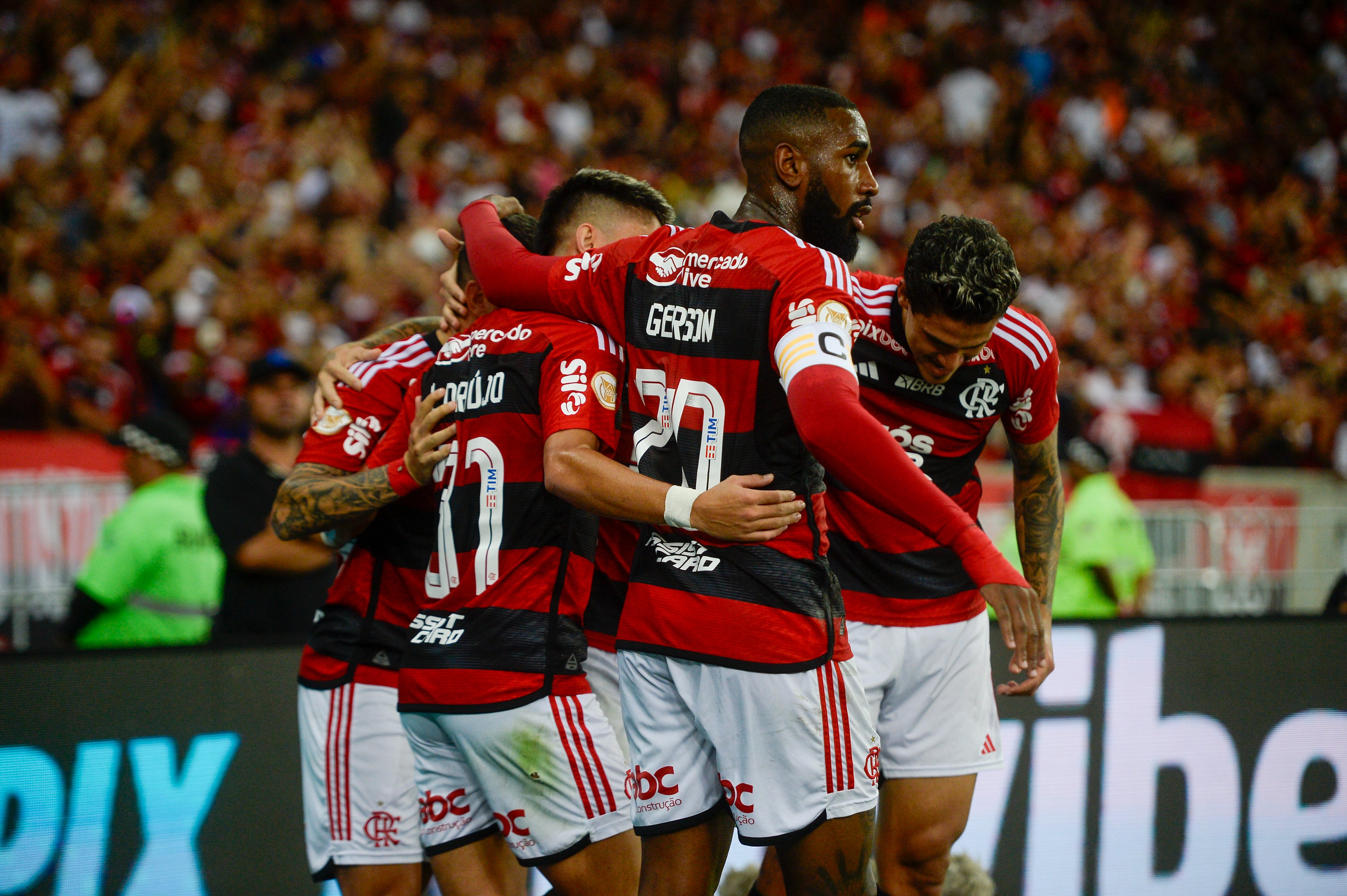 VÍDEO: Flamengo bota o Palmeiras na roda, vence e se coloca na briga pelo título; veja os gols