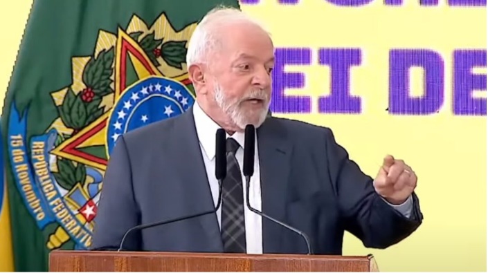 Lula já gastou quase 15 milhões de reais no cartão corporativo
