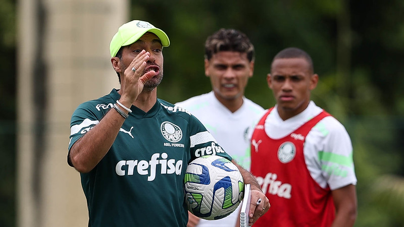 Jornal diz que Abel deixará Palmeiras para ser técnico mais bem pago do mundo no Catar