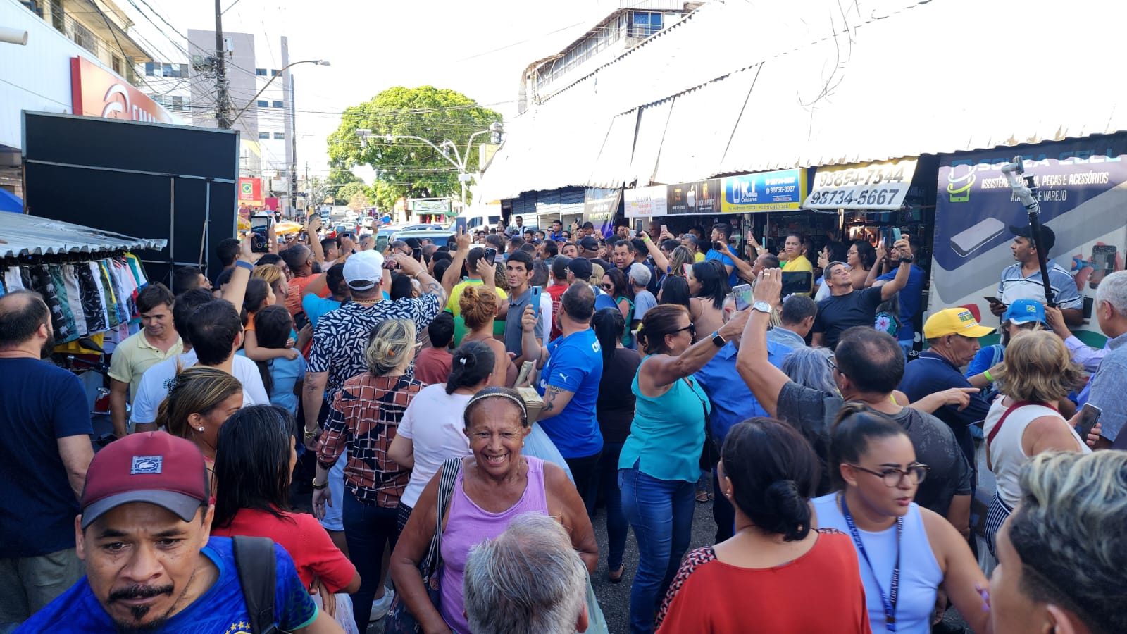 VÍDEO: Bolsonaro é ovacionado durante chegada no bairro do Alecrim; ASSISTA