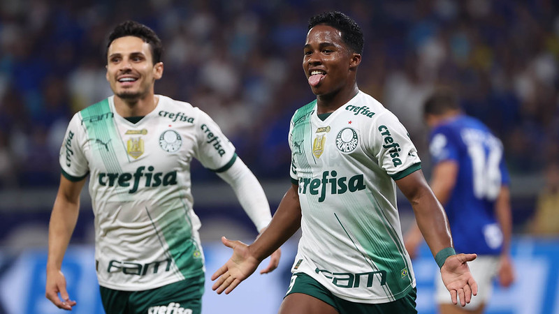Palmeiras empata e conquista Brasileirão pela 12ª vez com brilho de Endrick