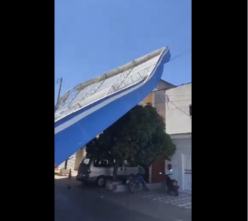 VÍDEO: Ventania arranca telhado de posto de combustíveis em Jucurutu