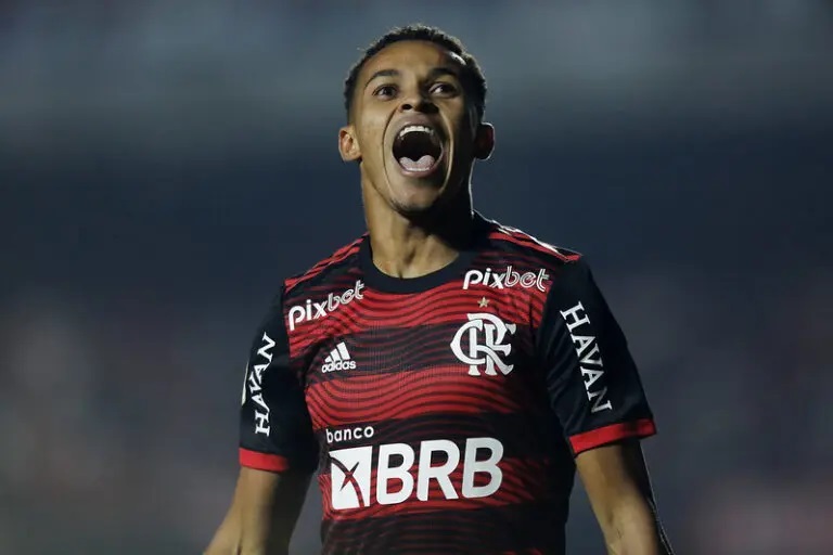 Palmeiras encaminha contratação de jogador revelado pelo Flamengo