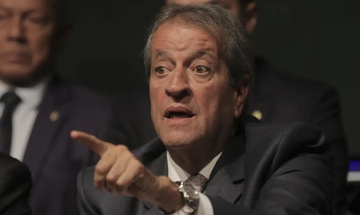 Valdemar Costa Neto, Filipe Martins e dois militares continuam presos após audiência de custódia