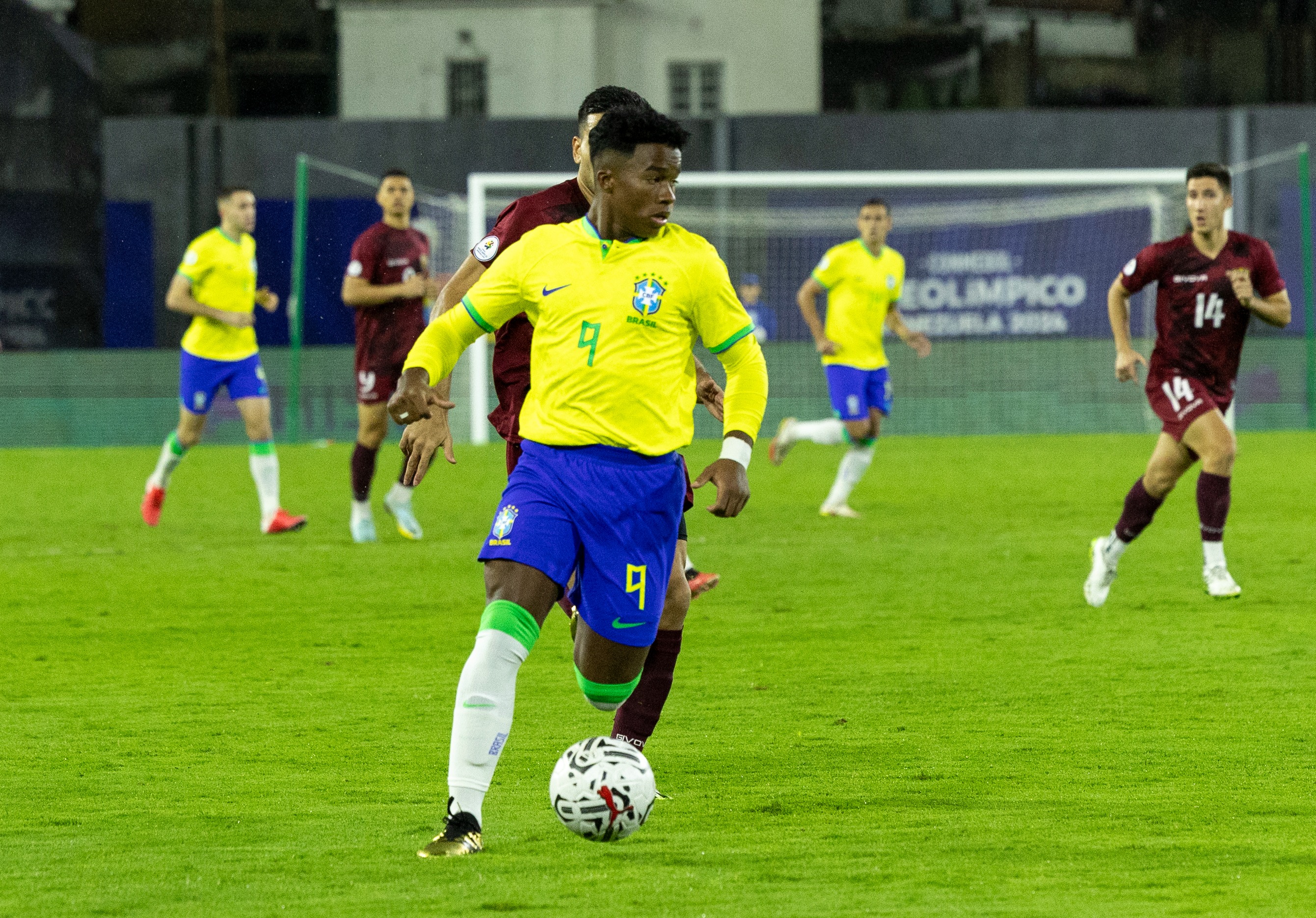 Domingo de carnaval tem América-RN, Corinthians e decisão para seleção brasileira no Pré-Olímpico; veja horários e onde assistir