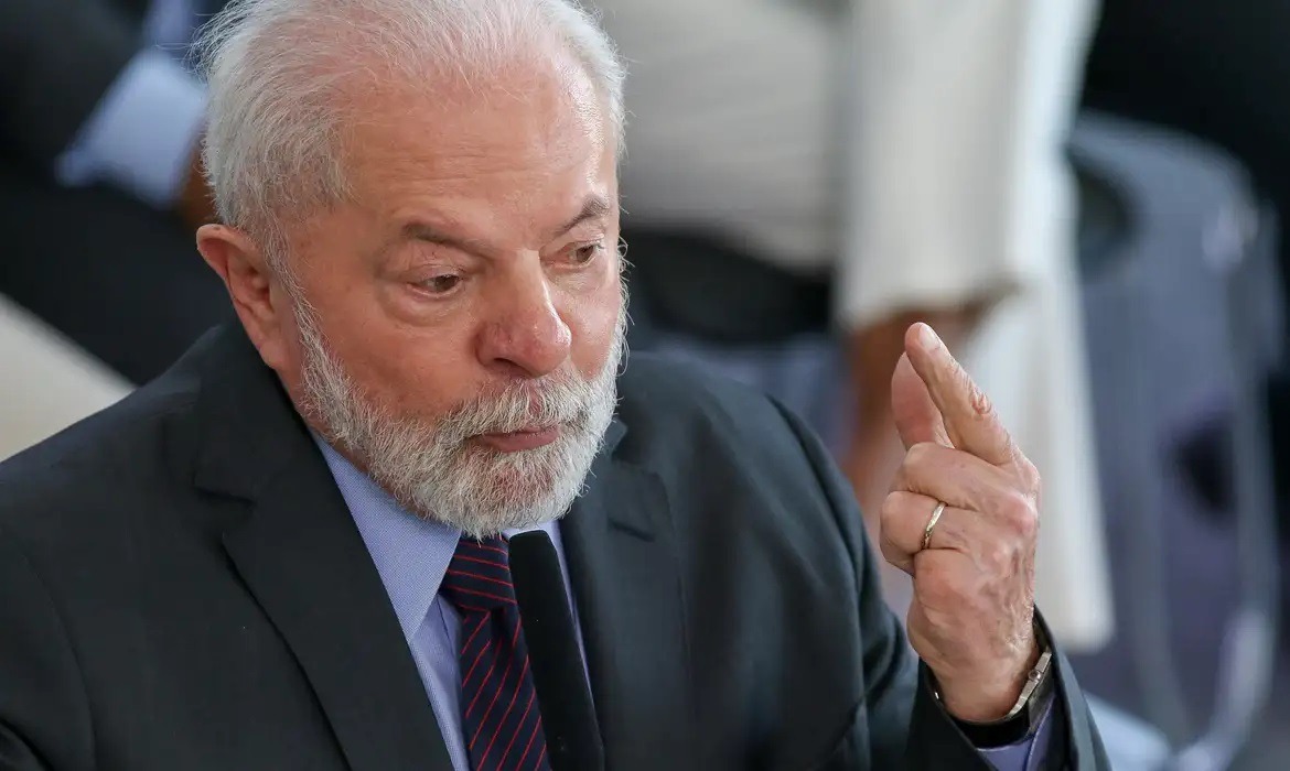 Crusoé: Governo petista alimenta a ditadura cubana