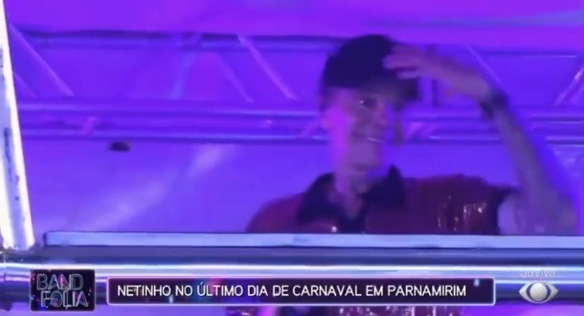 VÍDEO: Cantor Netinho não libera áudio para TV e apresentador passa por climão ao vivo em Pirangi; ASSISTA