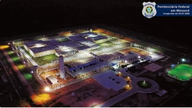 Detentos fugiram por alambrado com uniforme de presídio federal no RN