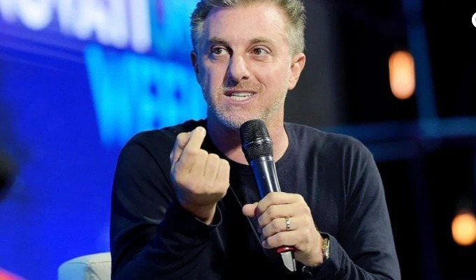 Luciano Huck critica Lula por comparação entre Israel e Hitler