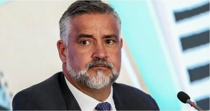 Paulo Pimenta usa “fake news” para passar pano para fala de Lula
