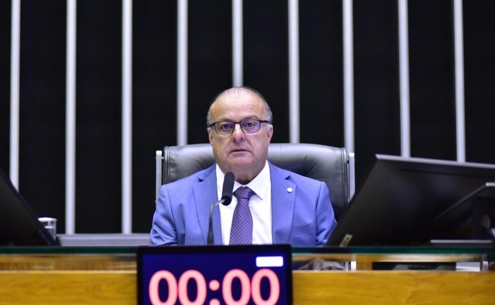 Paulinho Freire e mais dois deputados do RN assinam pedido de impeachment contra Lula