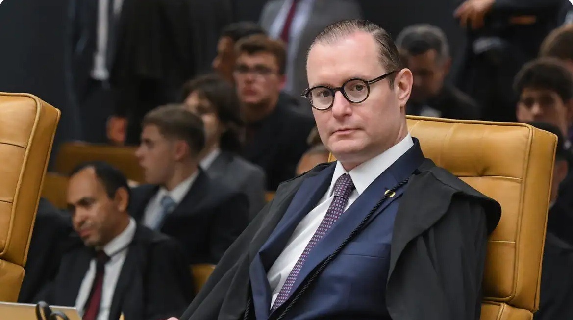 STF proíbe Rio de apreender menores de idade sem motivo na orla das praias