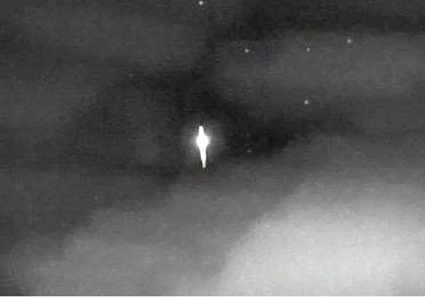 VÍDEO: Objeto luminoso não identificado é visto no céu do RS; ASSISTA