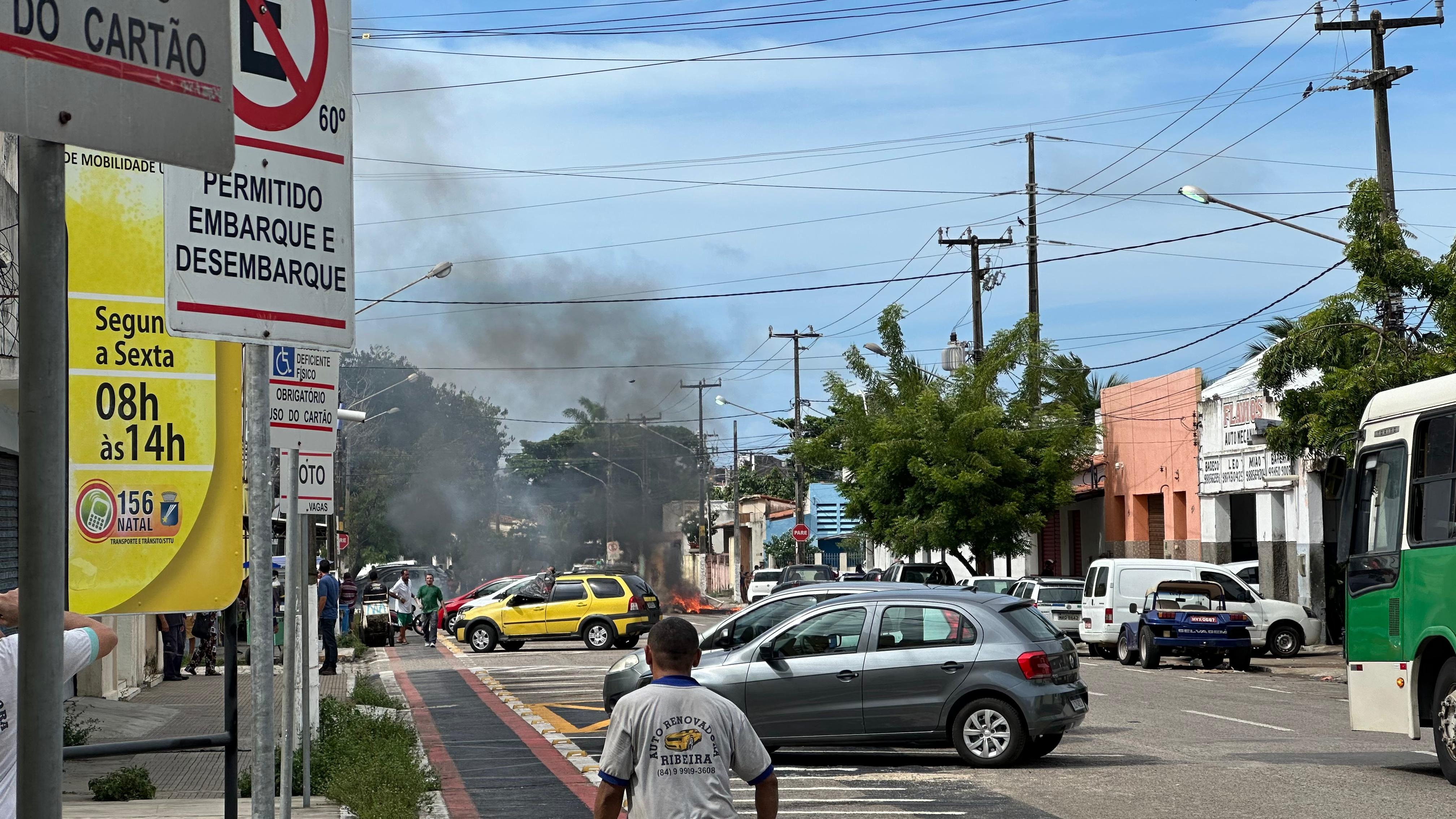 Protesto interdita ruas Almino Afonso e Esplanada Silva Jardim, na Ribeira