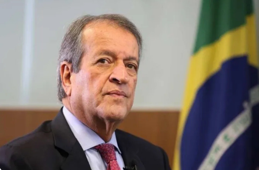 Valdemar da Costa Neto corta salário de Braga Netto e de ex-assessor de Bolsonaro