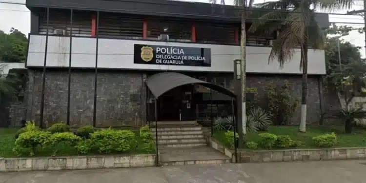 Mulher é estuprada dentro de delegacia enquanto trabalhava