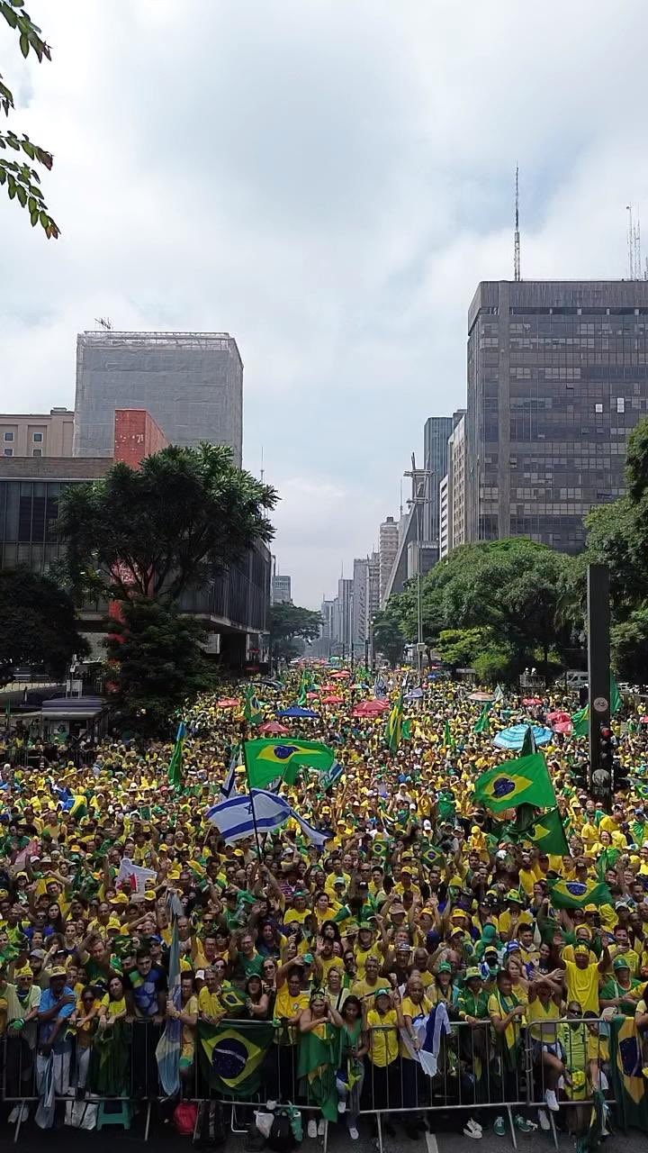 VÍDEO: Multidão já lota a Av. Paulista horas antes de ato pró-Bolsonaro; ASSISTA