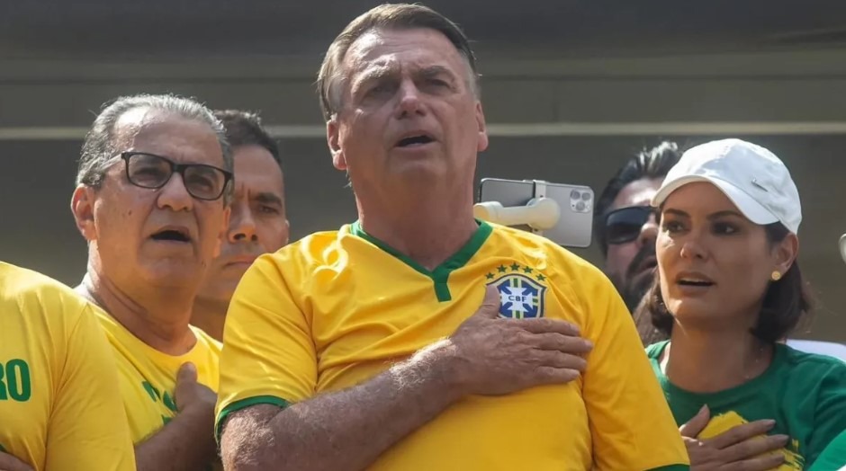 Em ato na Av. Paulista, Bolsonaro pede anistia para presos pelo 8 de janeiro