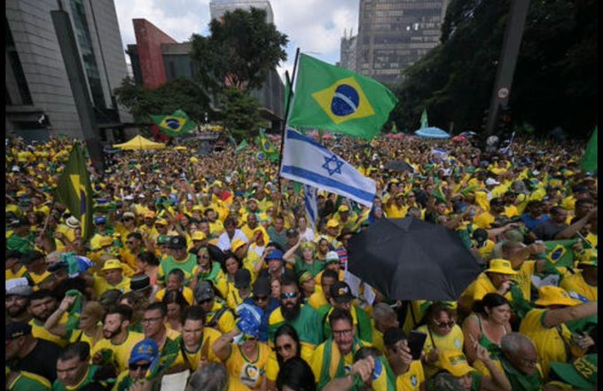 Ministro de Israel posta foto de ato de Bolsonaro e provoca Lula