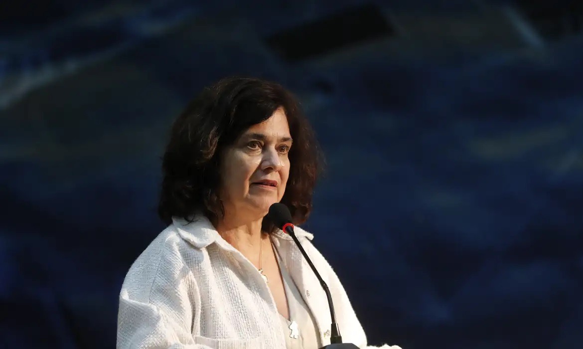 Após crítica, ministra de Lula suspende nota técnica sobre aborto