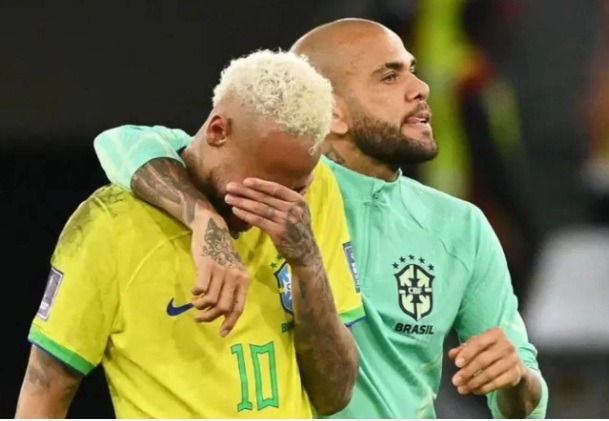 MP da Espanha investigará doação financeira de Neymar a Daniel Alves
