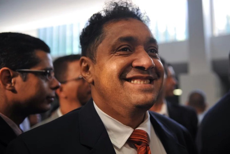 Dedo no c* e delegacia: Tiririca é acusado de importunação sexual