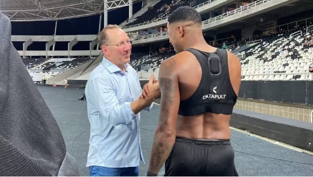 Textor, do Botafogo, diz haver corrupção no Brasileirão: "Tenho juízes gravados reclamando de não terem propinas pagas"