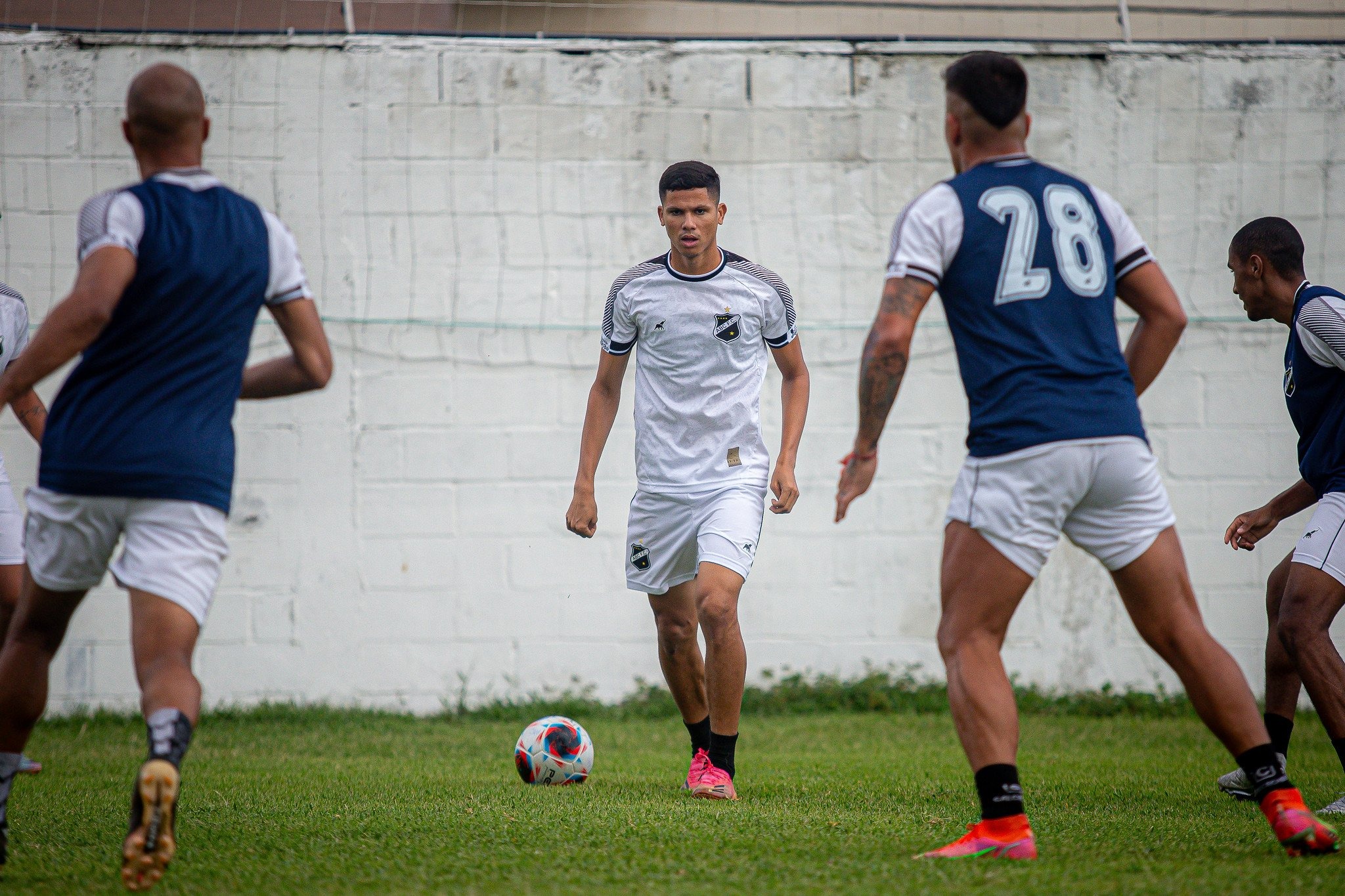 ABC, Fla-Flu, Palmeiras e Santos; veja os jogos de hoje e onde assistir