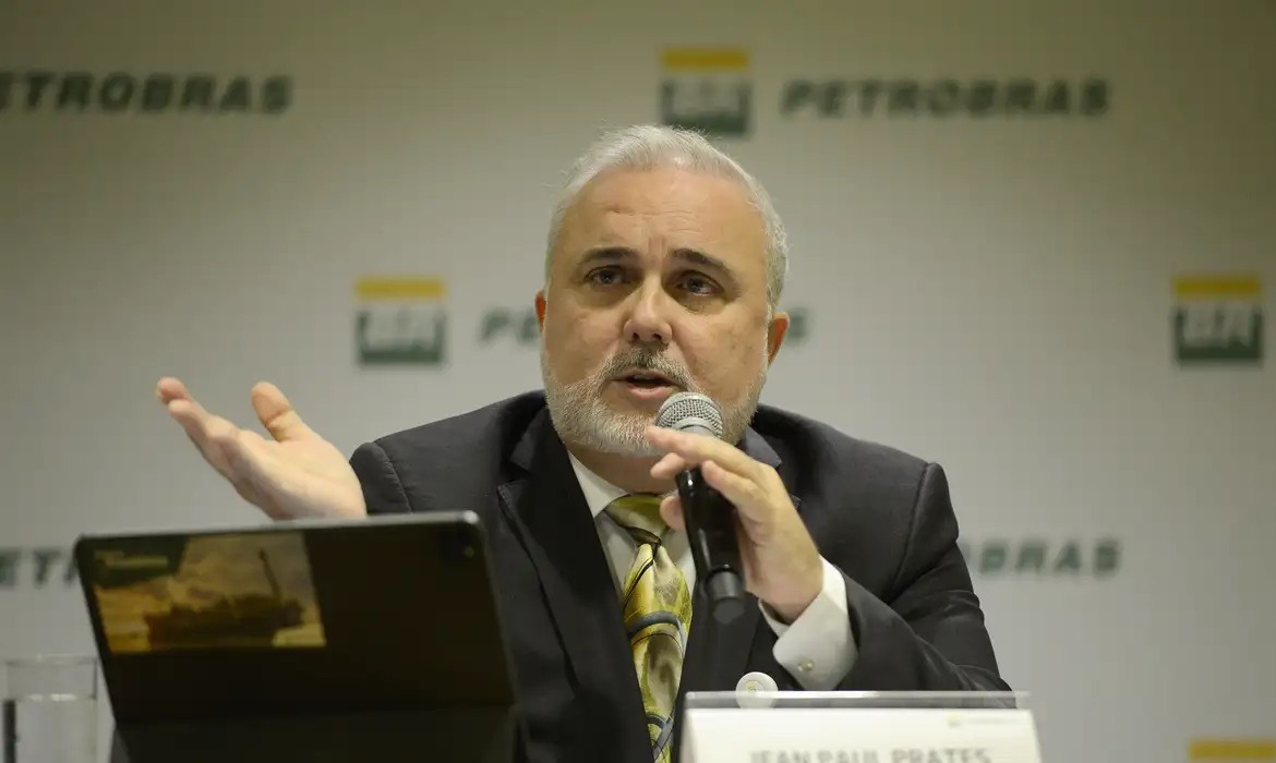 Cúpula da Petrobras diz que Lula foi induzido a erro por ministro; demissão de Prates não é descartada