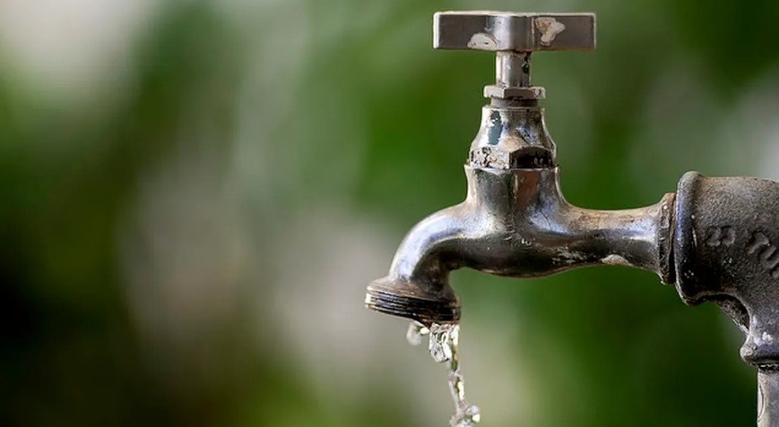 Bairro de Petrópolis está sem água desde a manhã desta terça-feira (12)