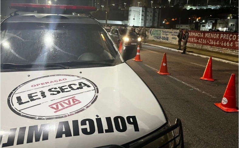 Idosa é presa dirigindo embriagada em blitz na Zona Sul de Natal