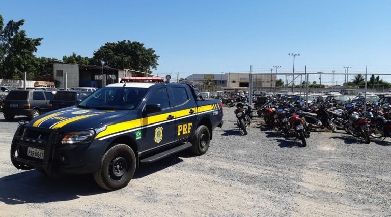 PRF realiza primeiro leilão de veículos retidos em 2024 no RN