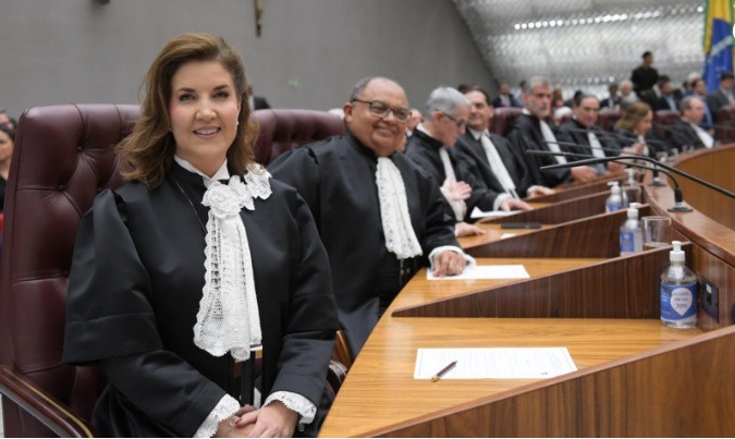 Lula nomeou quase o dobro de homens para tribunais