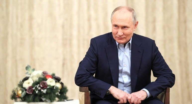 Após ser reeleito, Putin diz que mundo pode estar a um passo da 3ª Guerra Mundial