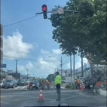 VÍDEO: Obras em horário de pico causam transtorno no trânsito de Natal