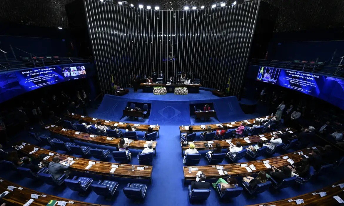 Pré-candidaturas femininas tentam esvaziar volta de Alcolumbre ao comando do Senado